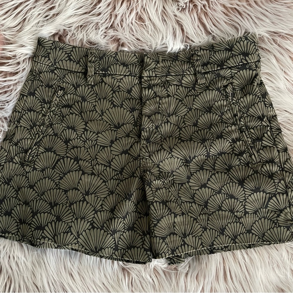 Level 99 Olive Green Seashell Patterned Shorts - image 1